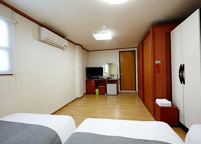 Green Tel Hotel *